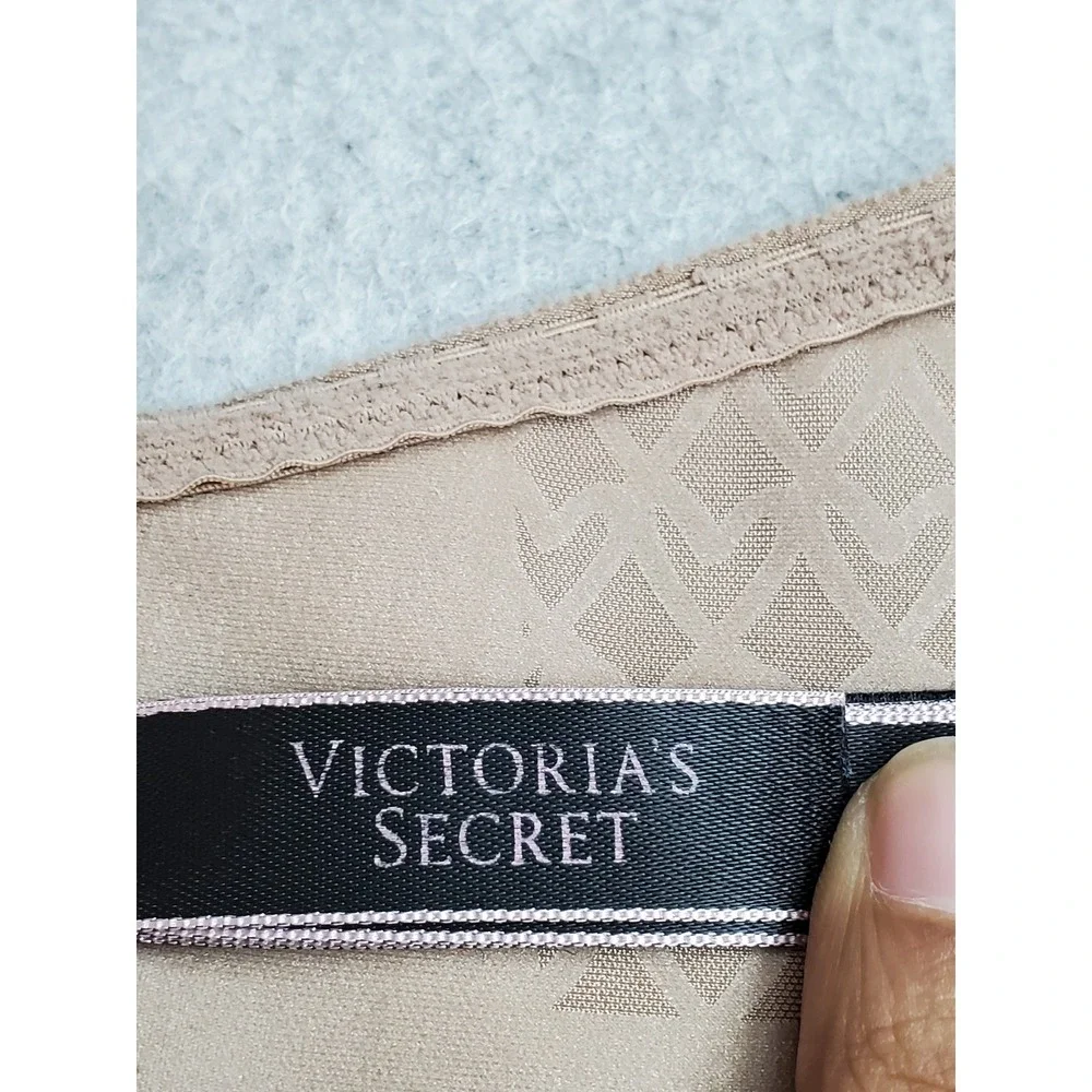 Victoria's Secret Women Bra 38D Beige Lightly Lined Underwired Multiway READ
